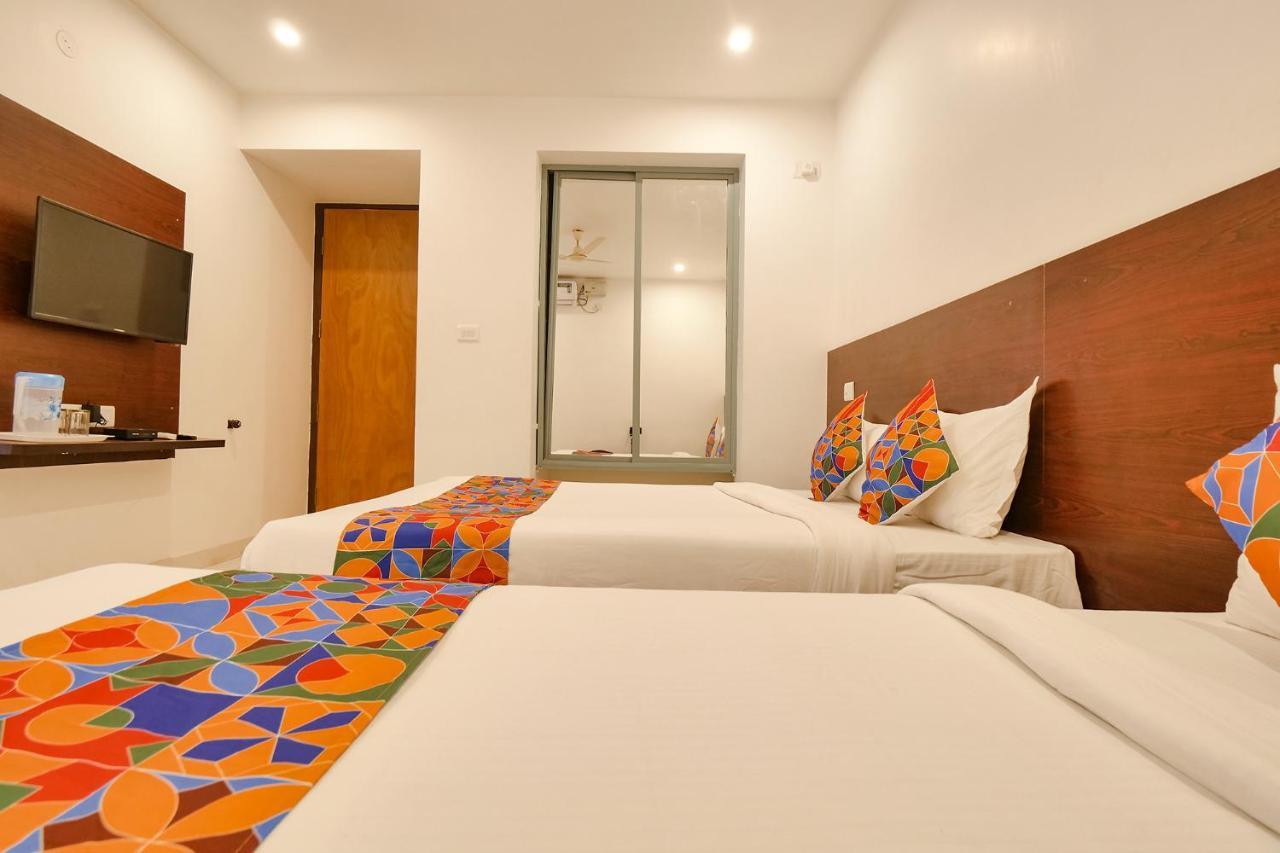 Fabexpress Krishna Suites Майсур Экстерьер фото