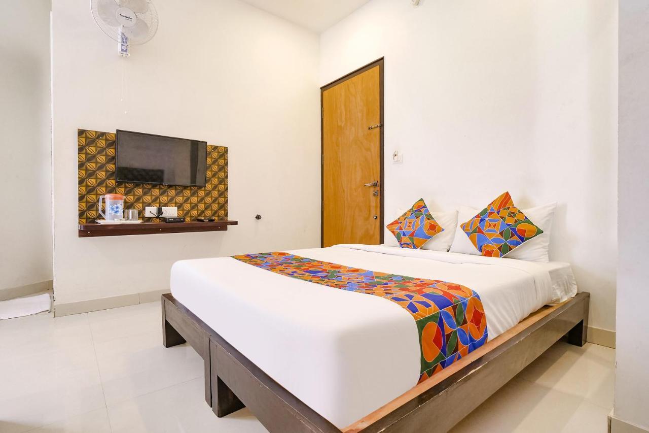 Fabexpress Krishna Suites Майсур Экстерьер фото