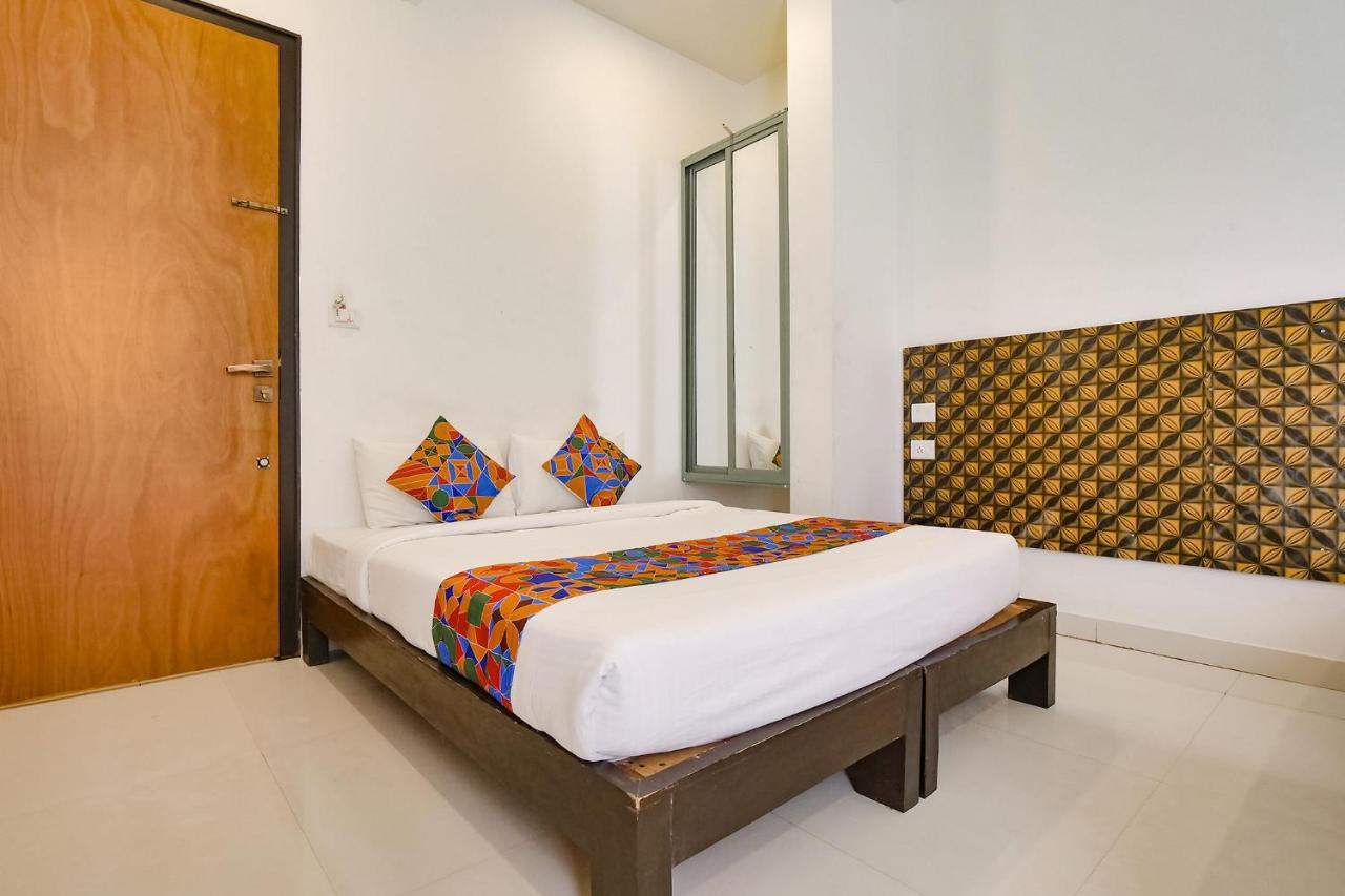 Fabexpress Krishna Suites Майсур Экстерьер фото
